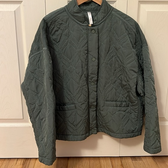 Fabletics quilted loft olive green jacket size XLarge - Picture 8 of 11